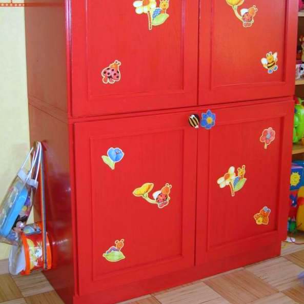 Как покрасить шкаф в детской