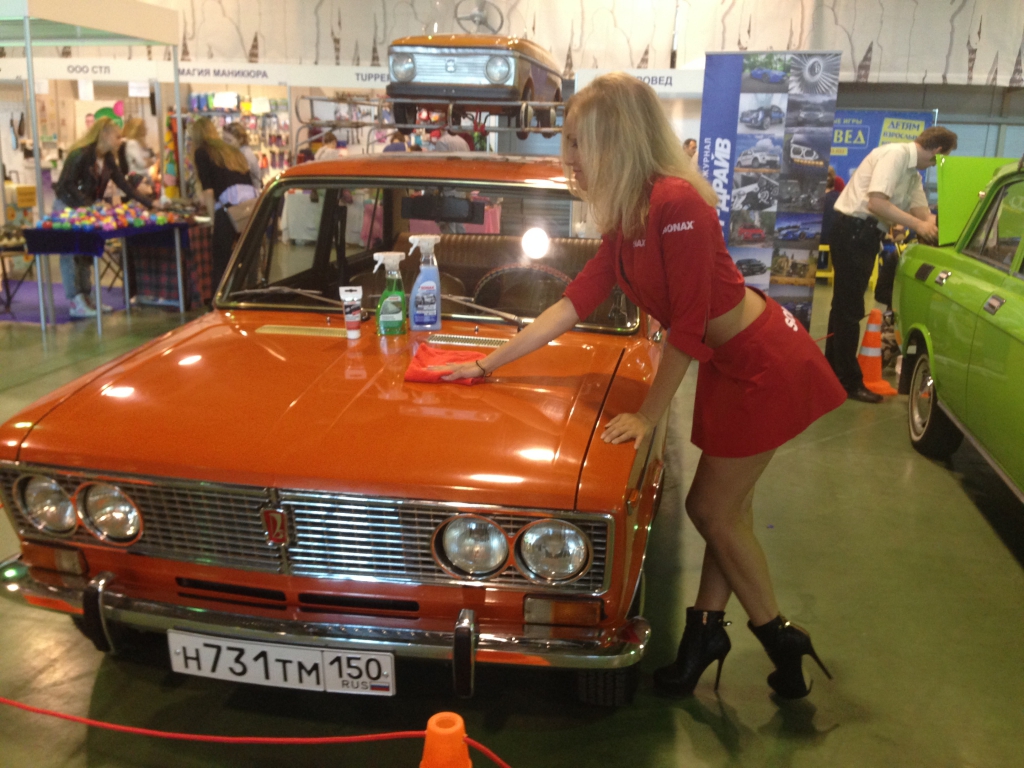Уникальная выставка старинных авто «Олдтаймер-Галерея» прошла при участии SONAX